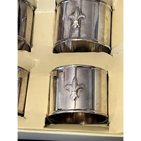 Pottery Barn Hotel Napkin Rings Set of 4 Fleur De Lis Silver Dinnerware - Picture 4 of 5